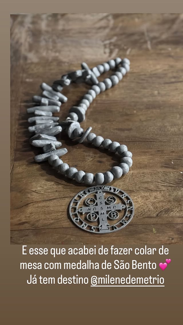 Colar de mesa com medalha de São Bento