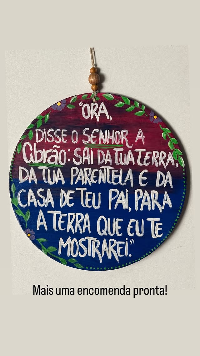 Placa com mensagem bíblica