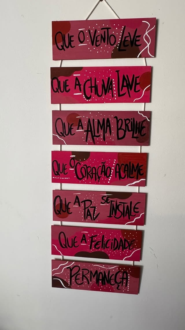 Placa — Que o vento leve e a felicidade permaneça