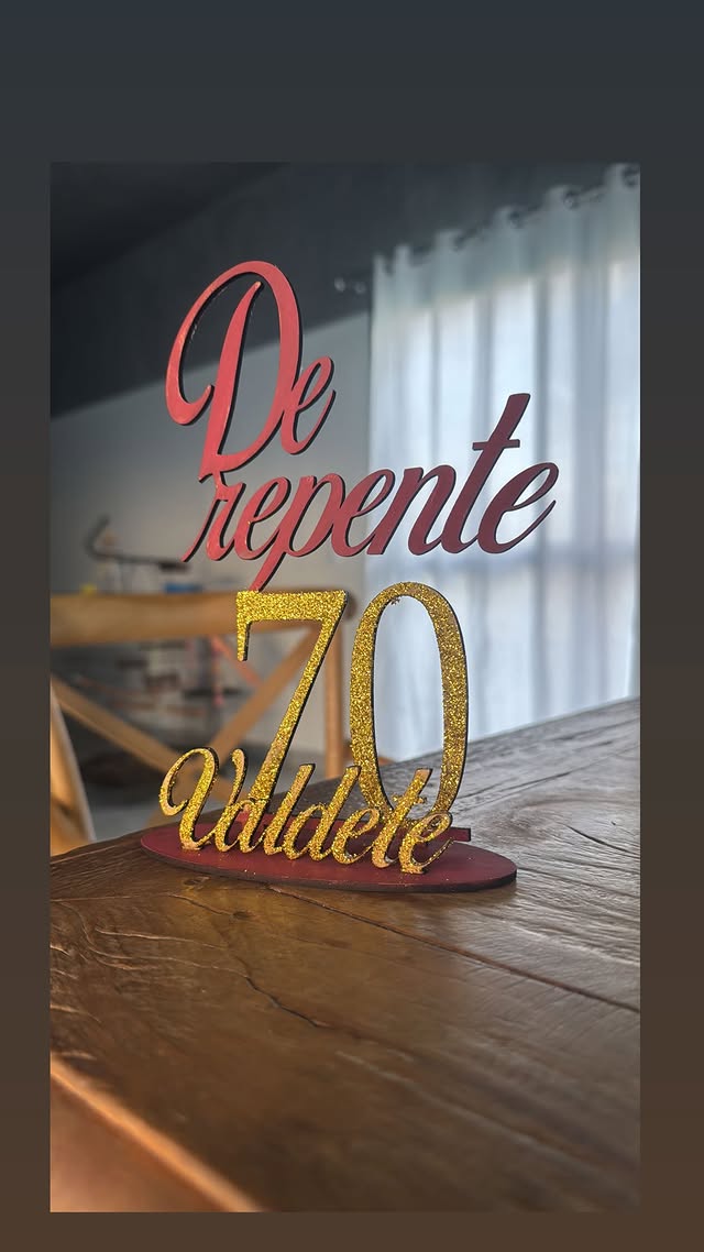 Enfeite de aniversário — De repente 70