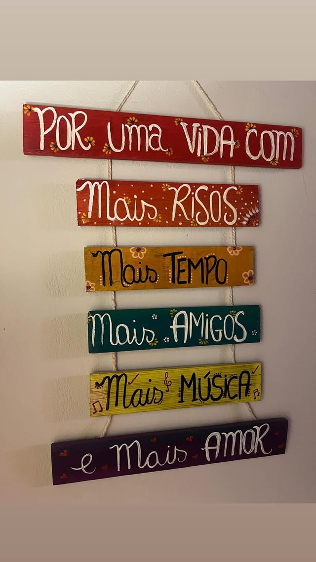 Placa — Por uma vida com mais risos e mais amor